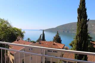 Гостевой дом Guest House Tomanovic Херцег-Нови Апартаменты с видом на море-12